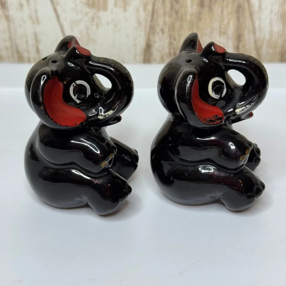Vintage Black Elephant Salt and Pepper Shakers Japan Red Ears Cute‎ Collectible